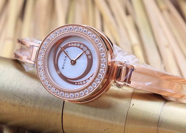 ブルガリ時計正面デザイン